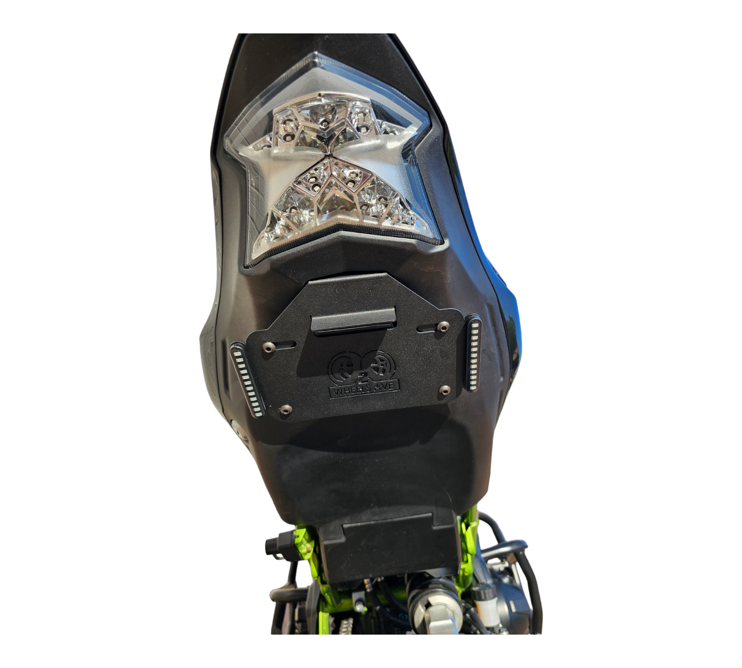 Kawasaki Z900 fender eliminator underneath view