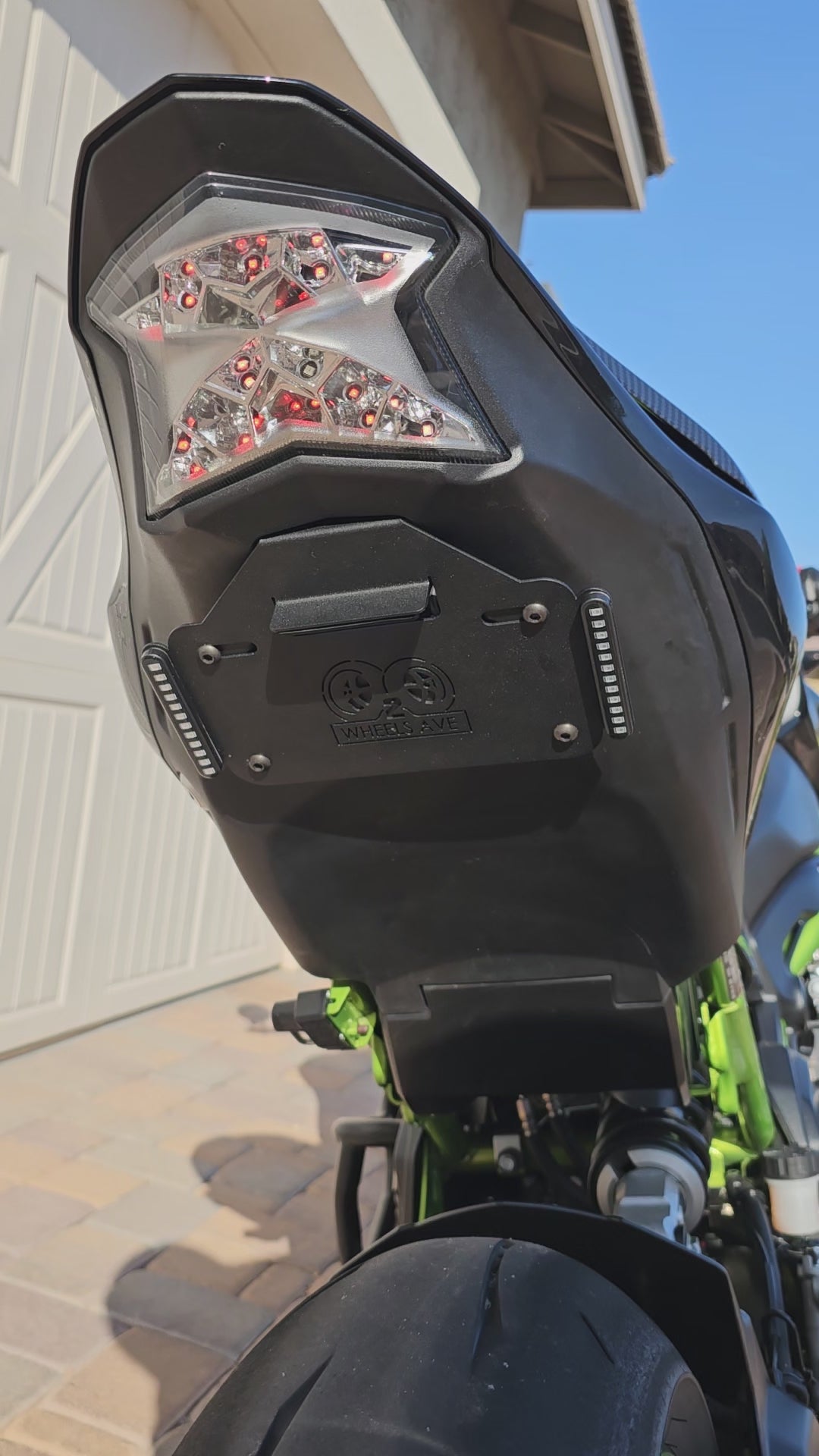 Z900 video with 2wheelsave tail tidy showing turn signals