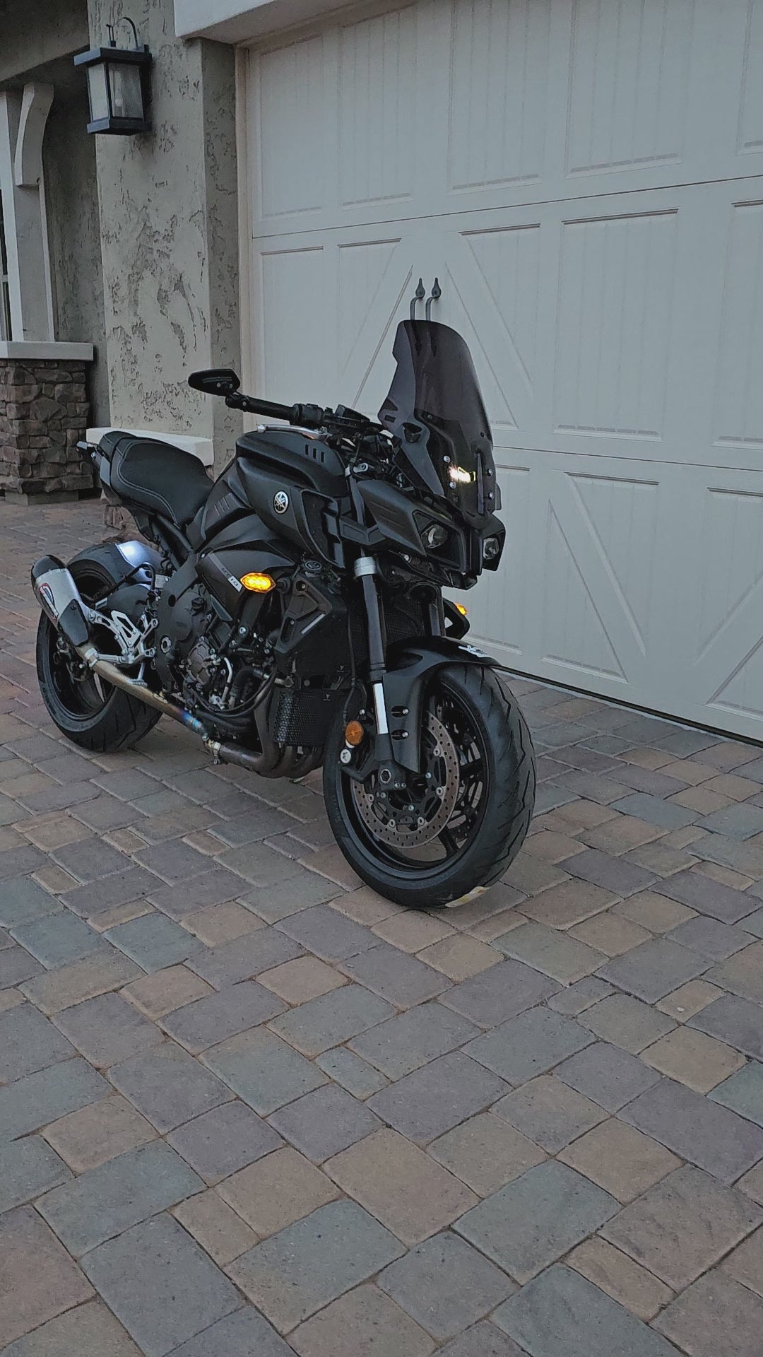 Yamaha MT10 with working fender eliminator